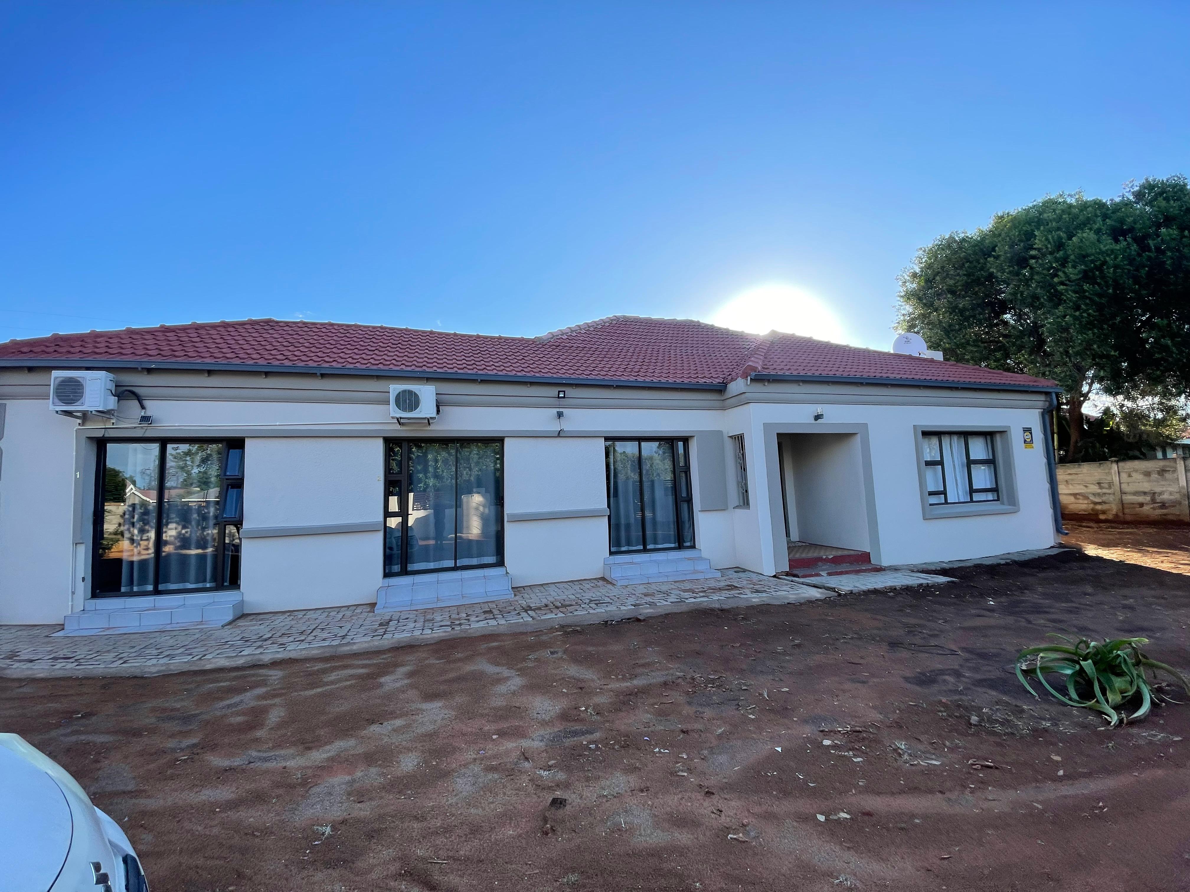 Exterior & Property Image