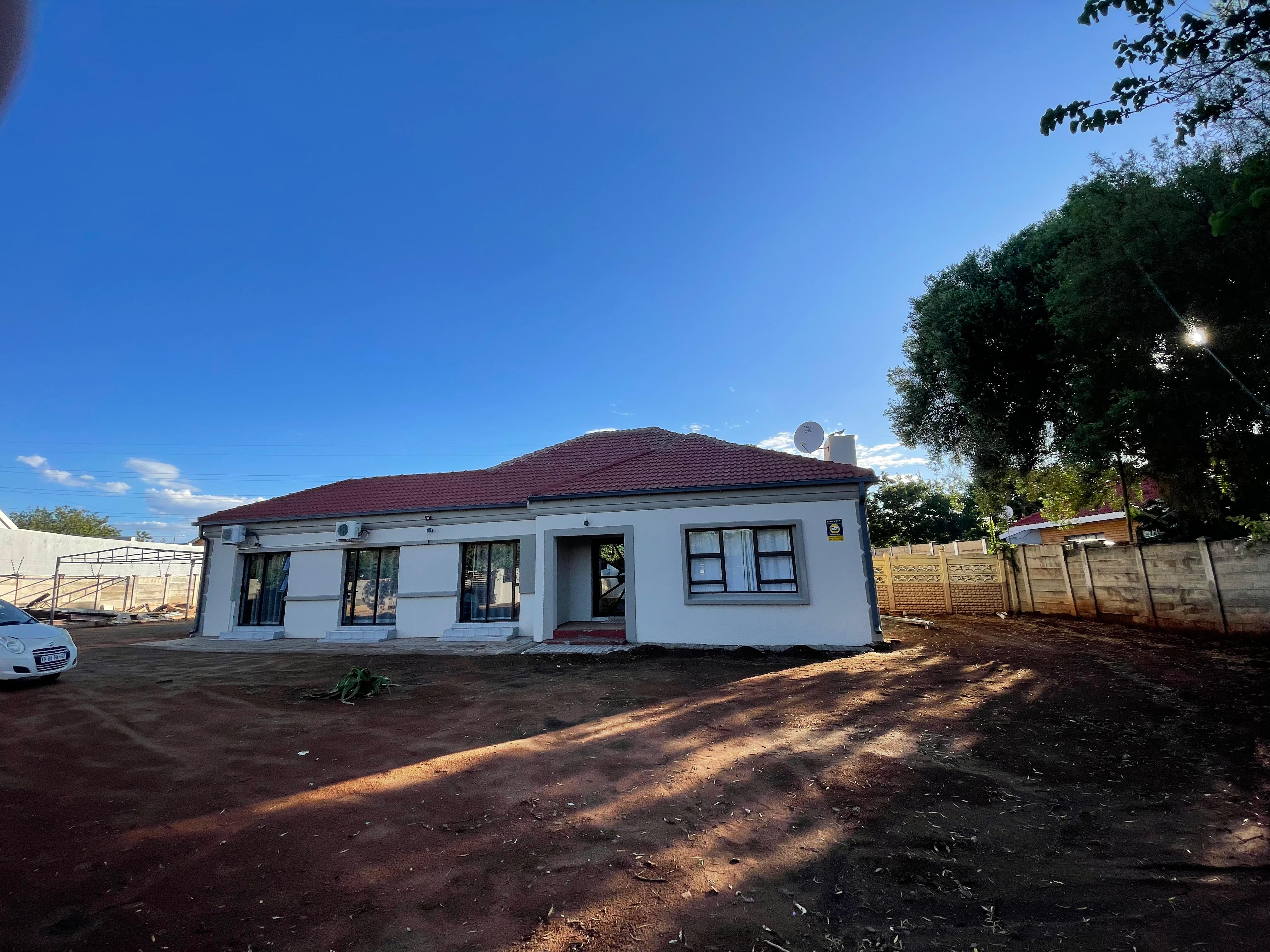 Exterior & Property Image