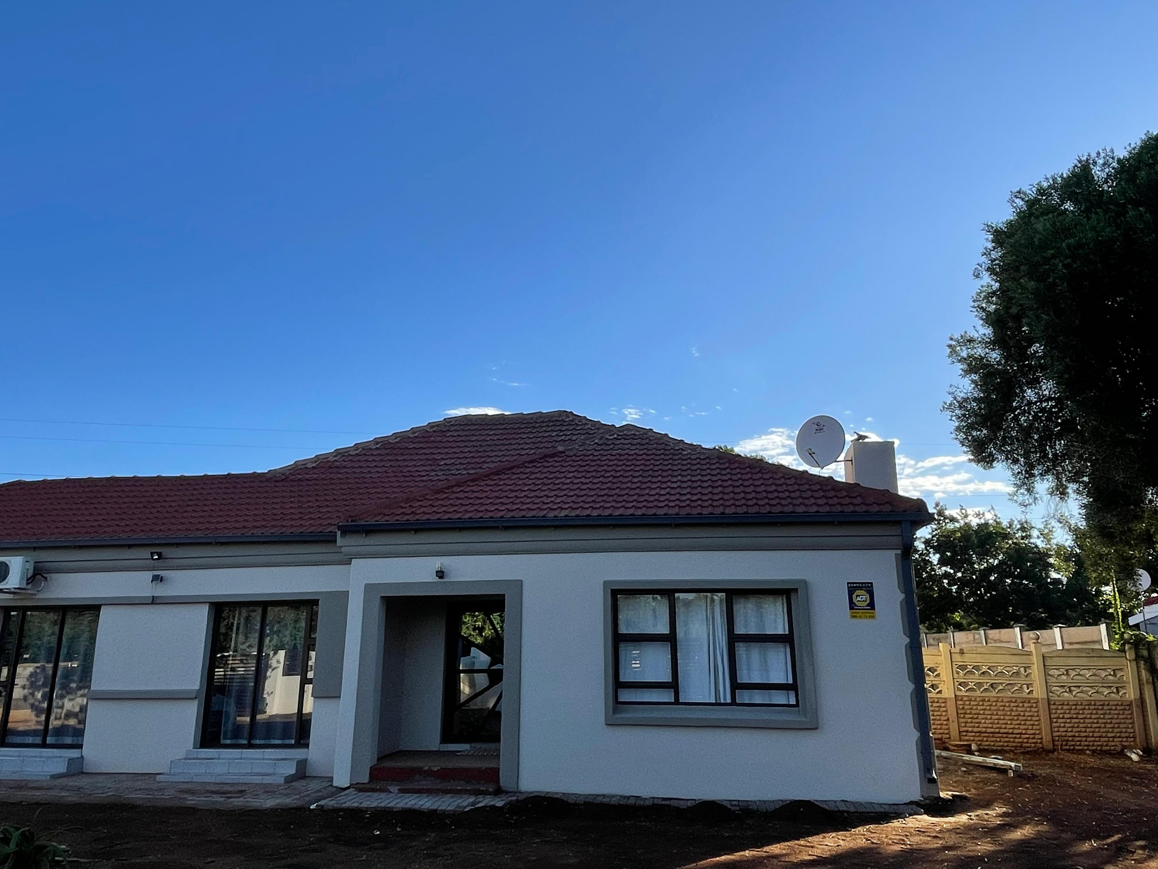 Exterior & Property Image