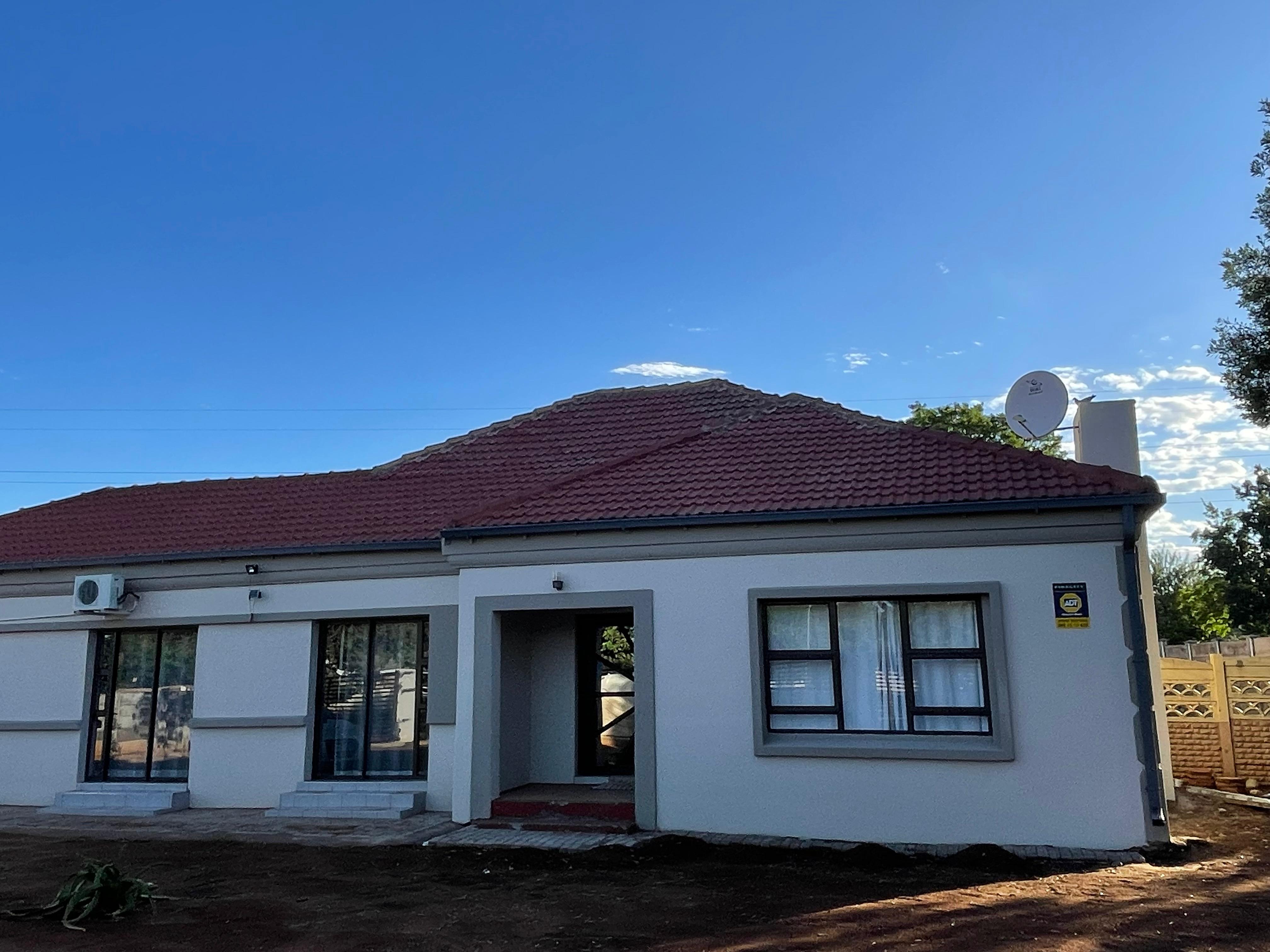 Exterior & Property Image